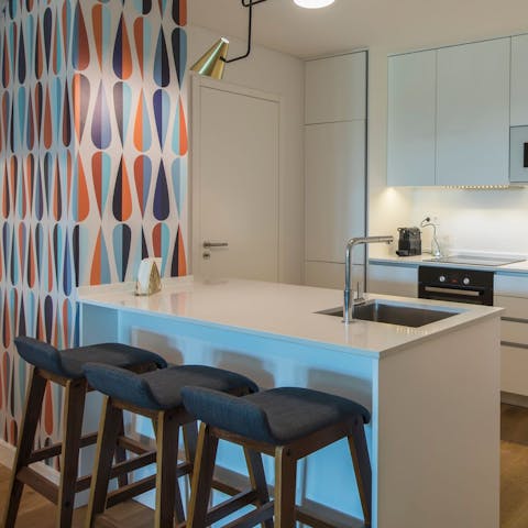 Hatch plans for the day ahead over breakfast here