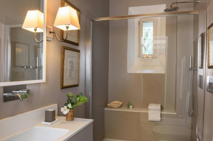 Bathroom photo