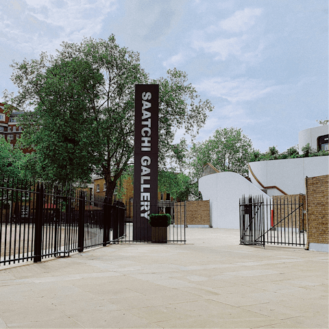 Explore world-renowned art galleries in Chelsea