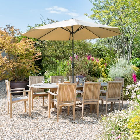 Serve up a Ploughman's lunch and dine around the picnic table with the family
