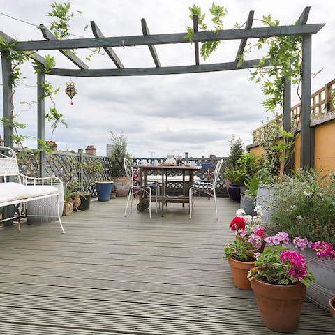 Enjoy breakfast on the roof terrace