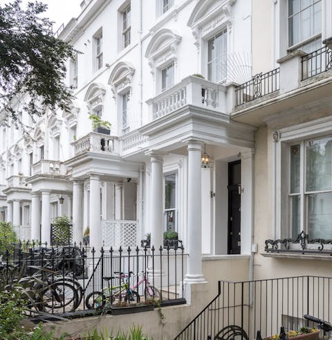 Stay in a traditional terraced home in the heart of Kensington