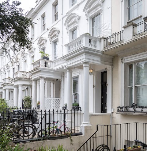 Stay in a traditional terraced home in the heart of Kensington