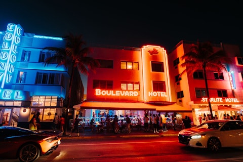 Stroll Ocean Drive's pastel Art Deco facades and vibrant outdoor cafés