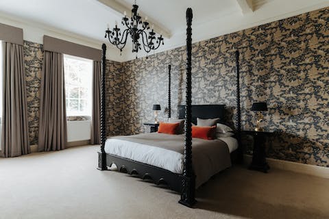 Sleep in four-poster elegance