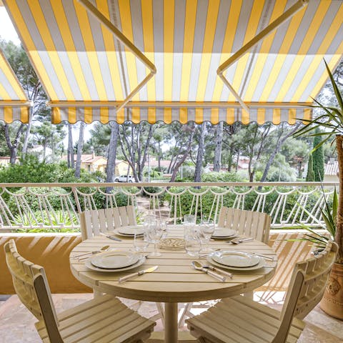 Have lunch and relax on the balcony