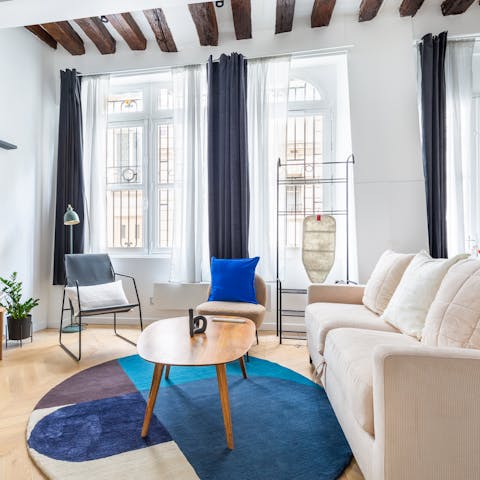 Plan your day in Paris from the comfort of the sofa