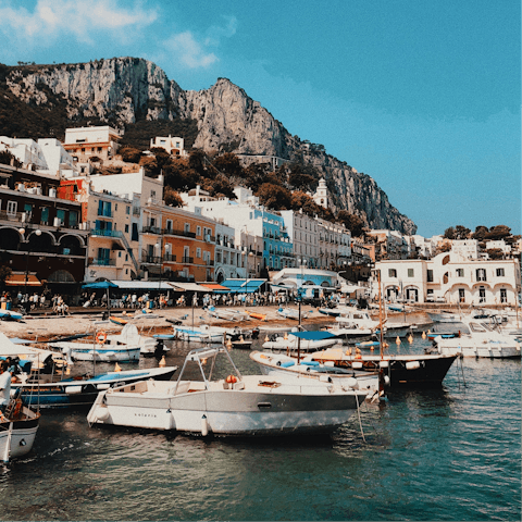 Explore picturesque Capri and its coastal scenery