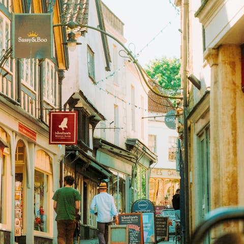 Explore independent and artisan shops just minutes away