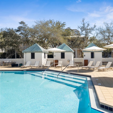 Enjoy sunny days swimming in the communal pool