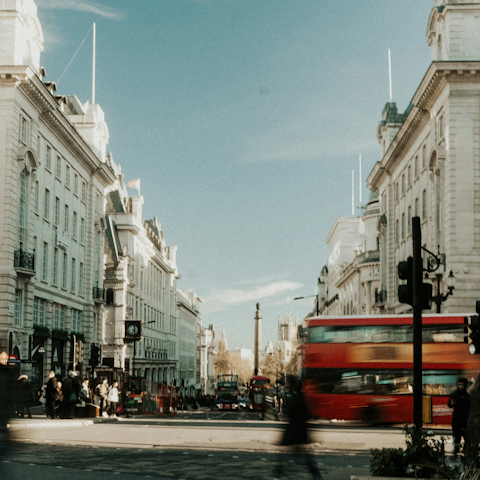 Shop on Oxford Street, a few minutes from your door