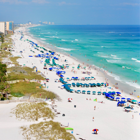 Head down to nearby Fort Lauderdale Beach for the morning