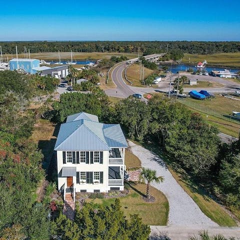 Stay in a traditional home close to the marina and only a short walk from Fernandina Plaza Historic State Park
