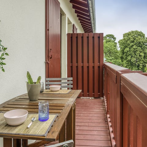 Have breakfast in the fresh air