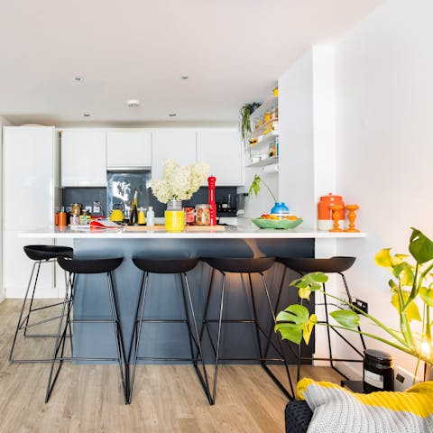 Start your mornings with a cup of coffee and a croissant on the breakfast bar