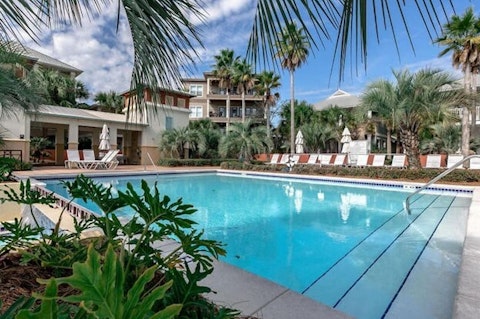 Step straight from the patio onto the shared lagoon pool deck
