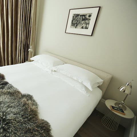 Sleep well in the cosy and luxurious bedroom