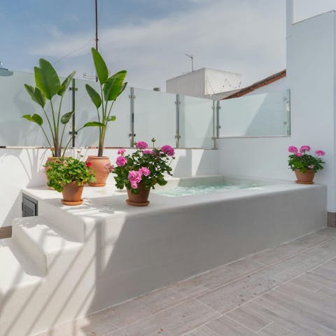 Cool off from the sun in the plunge pool