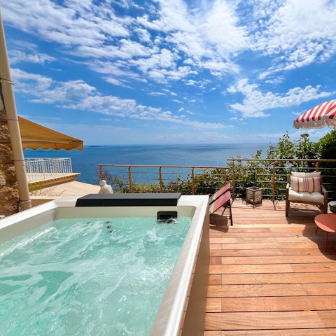 Enjoy views of the Bay of Cannes from the private hot tub
