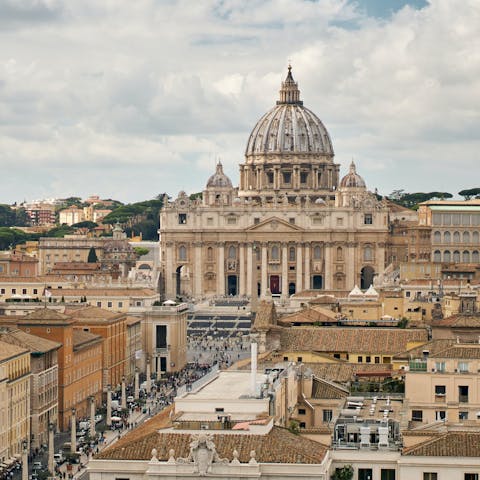 Stay a short walk from the iconic Vatican City