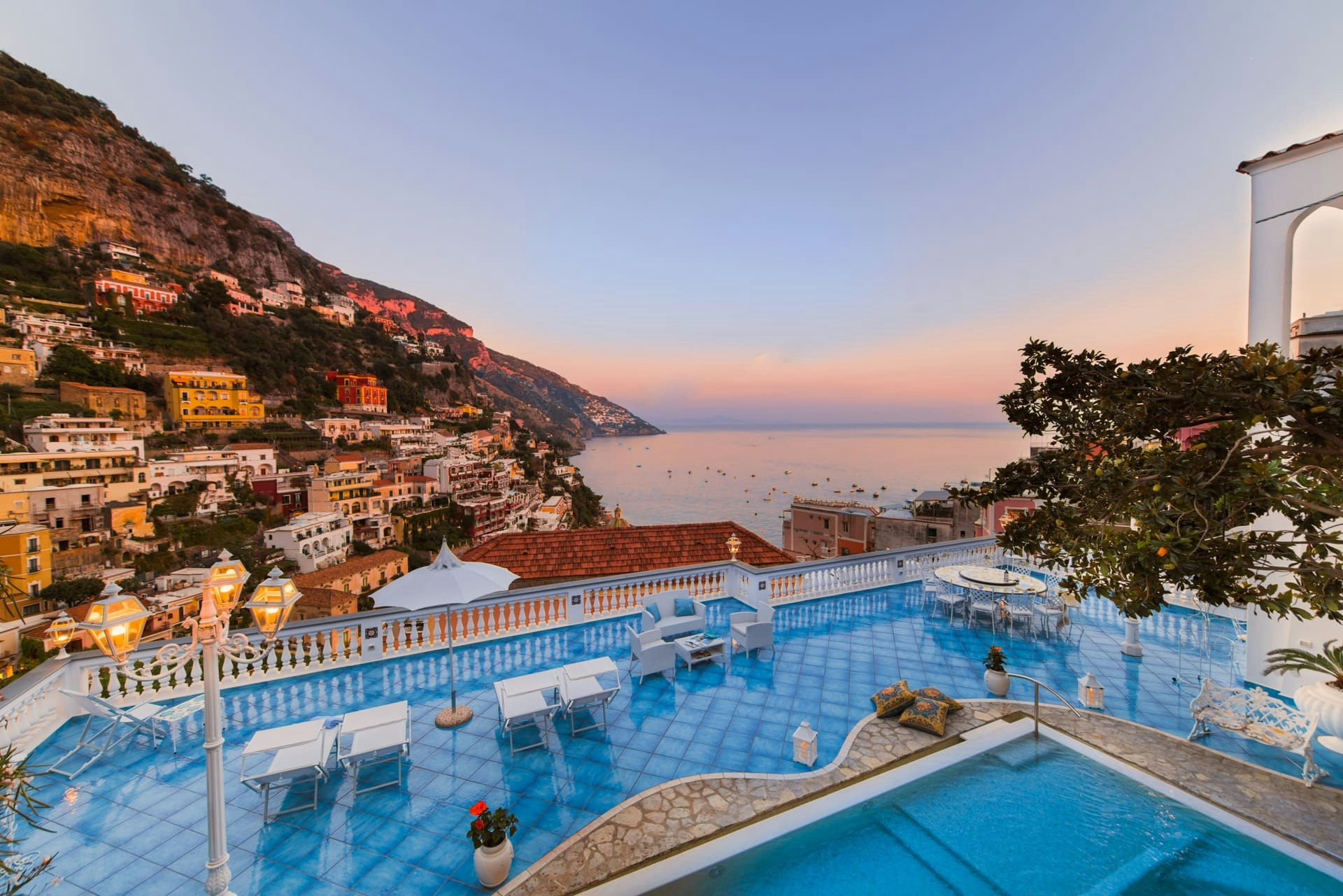 Positano Suspended