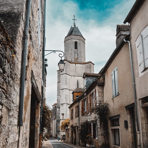 Live like local at the charming town of Montauroux