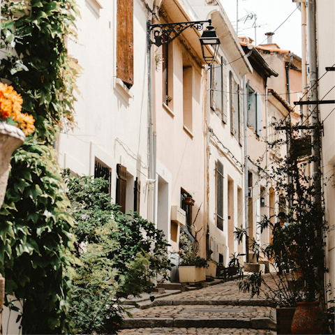 Drive ten minutes to picturesque Saint-Rémy