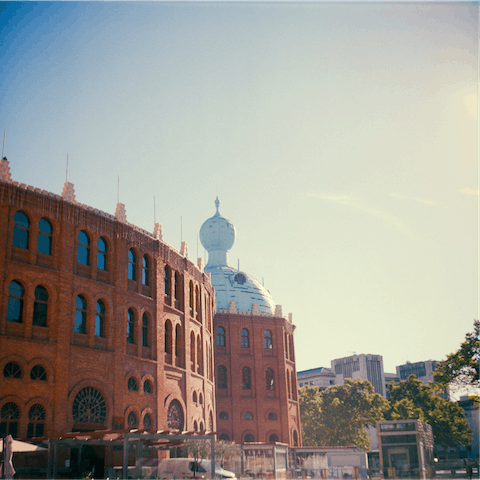 Stay in Lisbon's suburbs, walking distance from Campo Pequeno