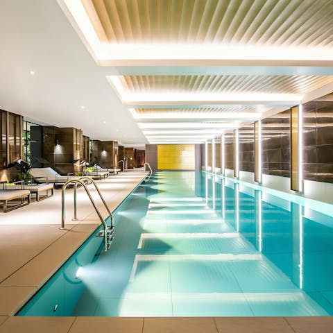 Start your day in style with a morning swim in the communal pool