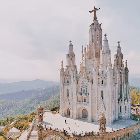 Explore the iconic sights of Barcelona – just thirty-minutes away