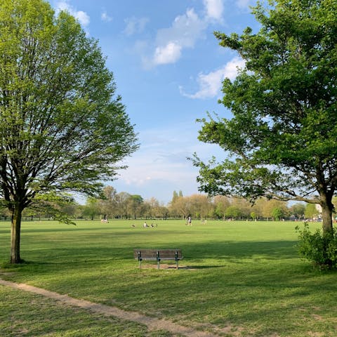 Stroll down to Wandsworth Park for a picnic on a sunny afternoon