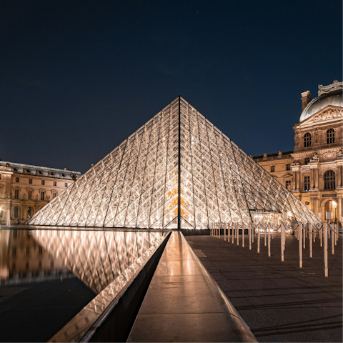 Spend a day discovering the Louvre Museum