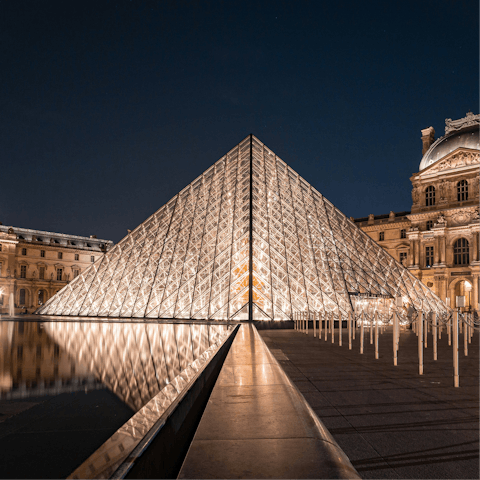 Spend a day discovering the Louvre Museum