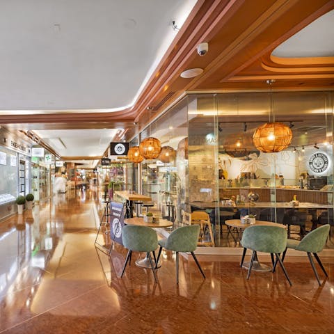Discover the on-site gourmet restaurants
