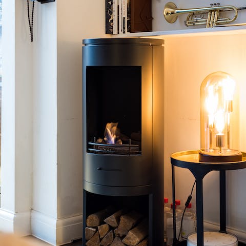 Warm up in front of the bioethanol stove