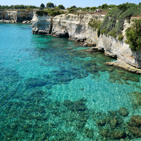 Discover the striking Puglian coastline – why not book a catamaran trip?
