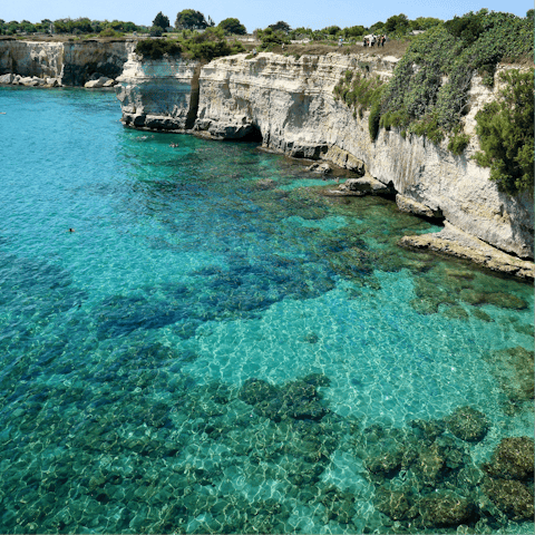 Discover the striking Puglian coastline – why not book a catamaran trip?