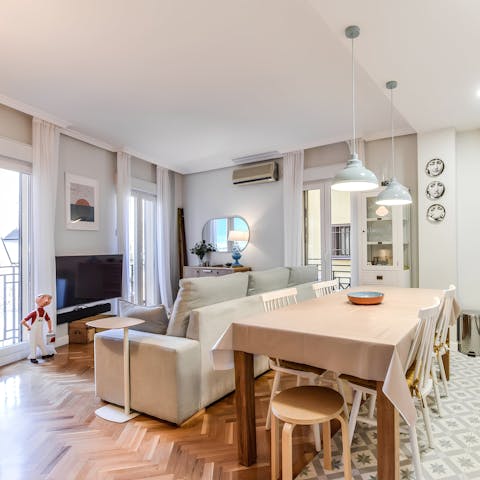 Relax in style after a day spent seeing the sights