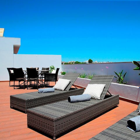 Catch some rays while pouring over your holiday read