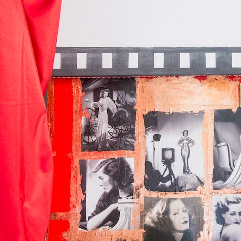 The photographic headboard