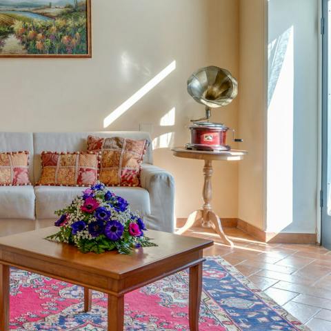 Crank up the gramophone and do the foxtrot