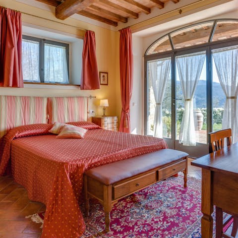 Wake up to the beautiful Tuscan landscape