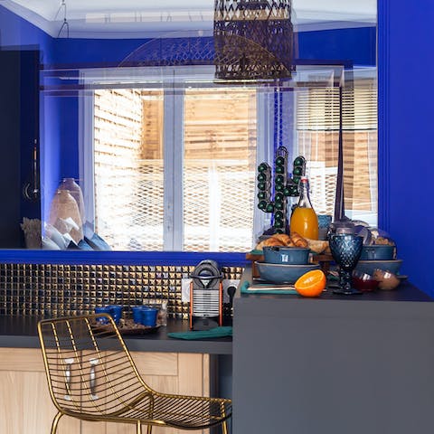 Practical breakfast bar and Nespresso machine
