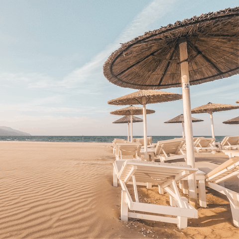 Stay just 1 kilometre away from the nearest sandy beach