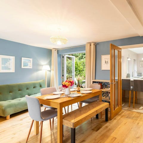 Cook a hearty Sunday roast in the well-equipped kitchen