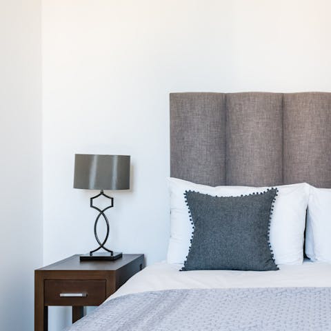 A smartly finished bedroom