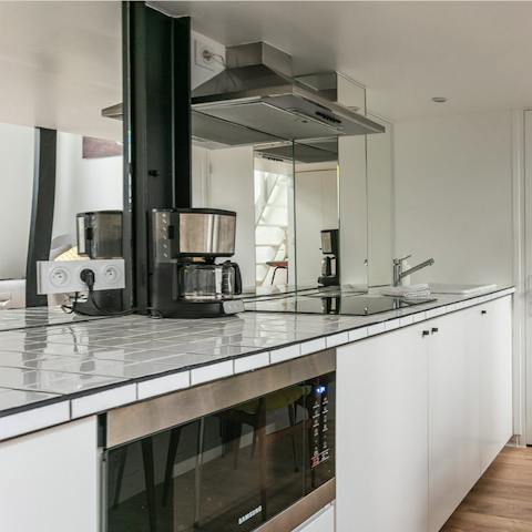 The mirrored splash back