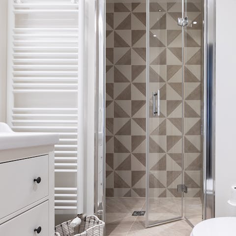 The geometric walk-in shower
