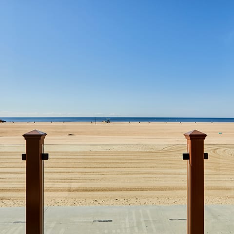 Your direct access to the beach