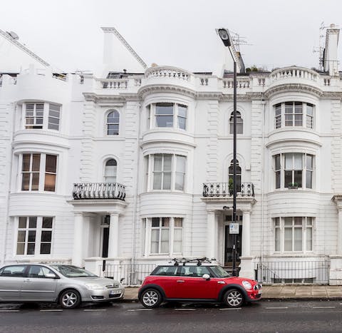 Stay in a classic London-style apartment in the heart of the city